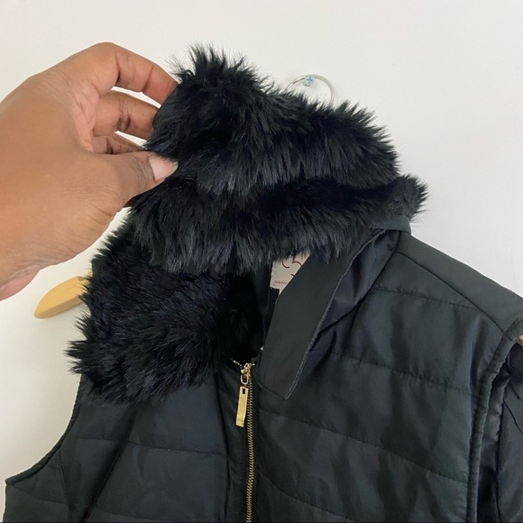 CB Black Quilted Light Puff Faux Fur Vest Sz S - Picture 5 of 9